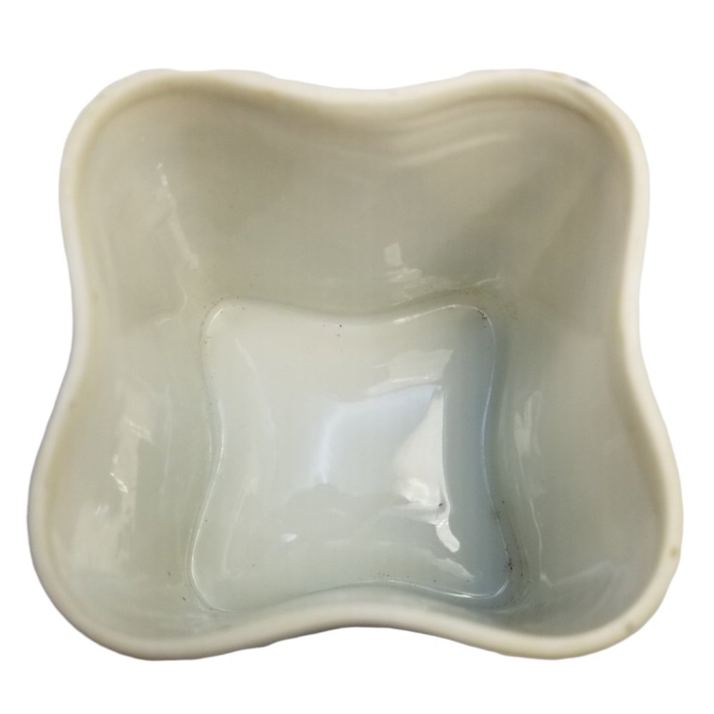 Blue Roses Porcelain Tea Box, Vintage Keepsake, Gold Trim Top Lid Trinket Jar - Picture 3 of 8